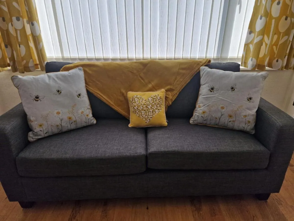 4 Beds With Links To Motorways Lägenhet Leeds