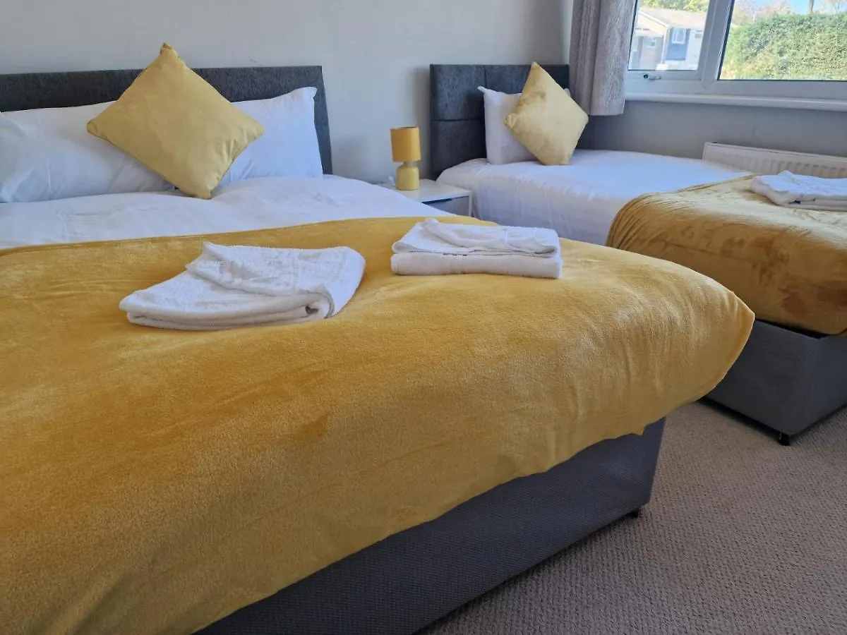 4 Beds With Links To Motorways Lägenhet Leeds  Leeds (West Yorkshire)